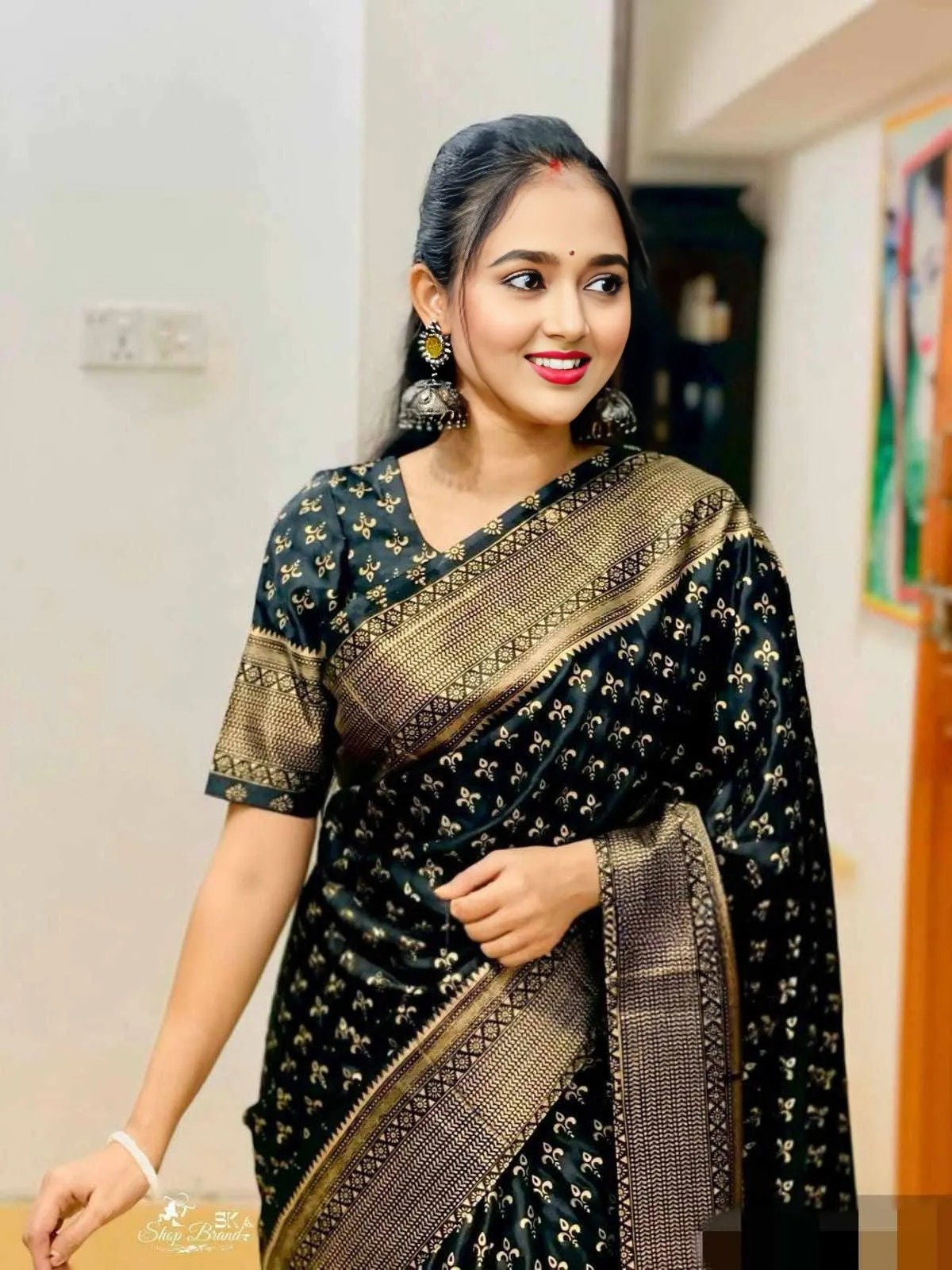 1772190649_L_20 (1) Designer Match Japani Silk Saree with Blouse Piece Outfit | ডিজাইনার ব্লাউজ ম্যাচিং ট্রেন্ডি নারীদের শাড়ি আউটফিট । MNK SHOP - Image 1
