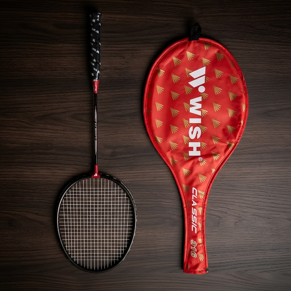 78edf517334dfc4df38f4f3383091f52_2200x2200q80 Wish Classic 316 Alumtec Series Badminton Racket - Glossy Black Frame, Red Metallic T-Joint, Pre-Strung, Oval Zipper Head Bag | উইশ ক্লাসিক ৩১৬ অ্যালুমটেক সিরিজ ব্যাডমিন্টন র্যাকেট | MNK SHOP - Image 1